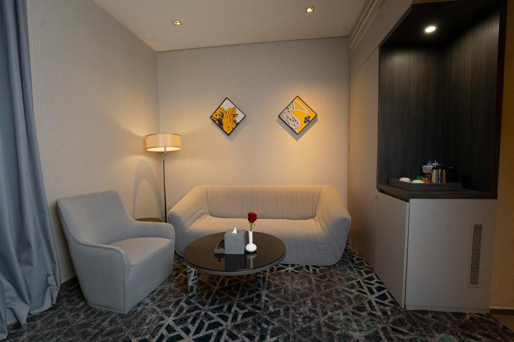 Executives Hotel - Kafd Рияд Екстериор снимка