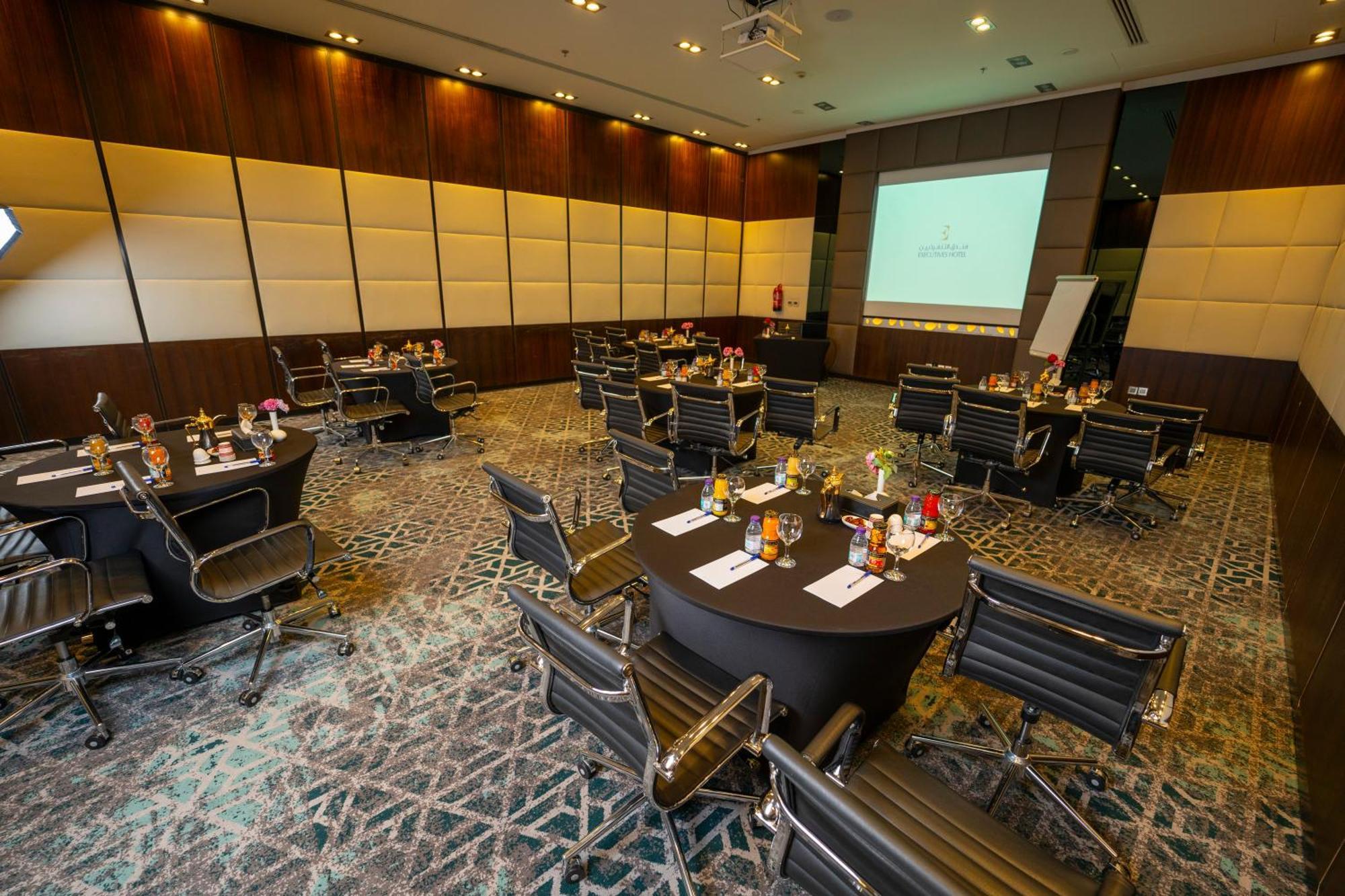 Executives Hotel - Kafd Рияд Екстериор снимка