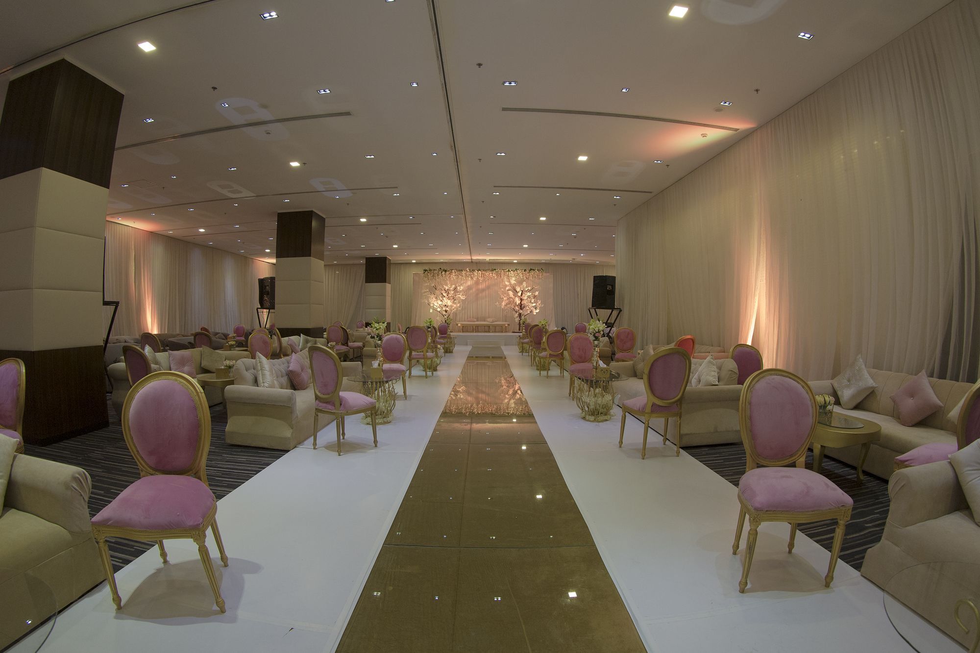 Executives Hotel - Kafd Рияд Екстериор снимка